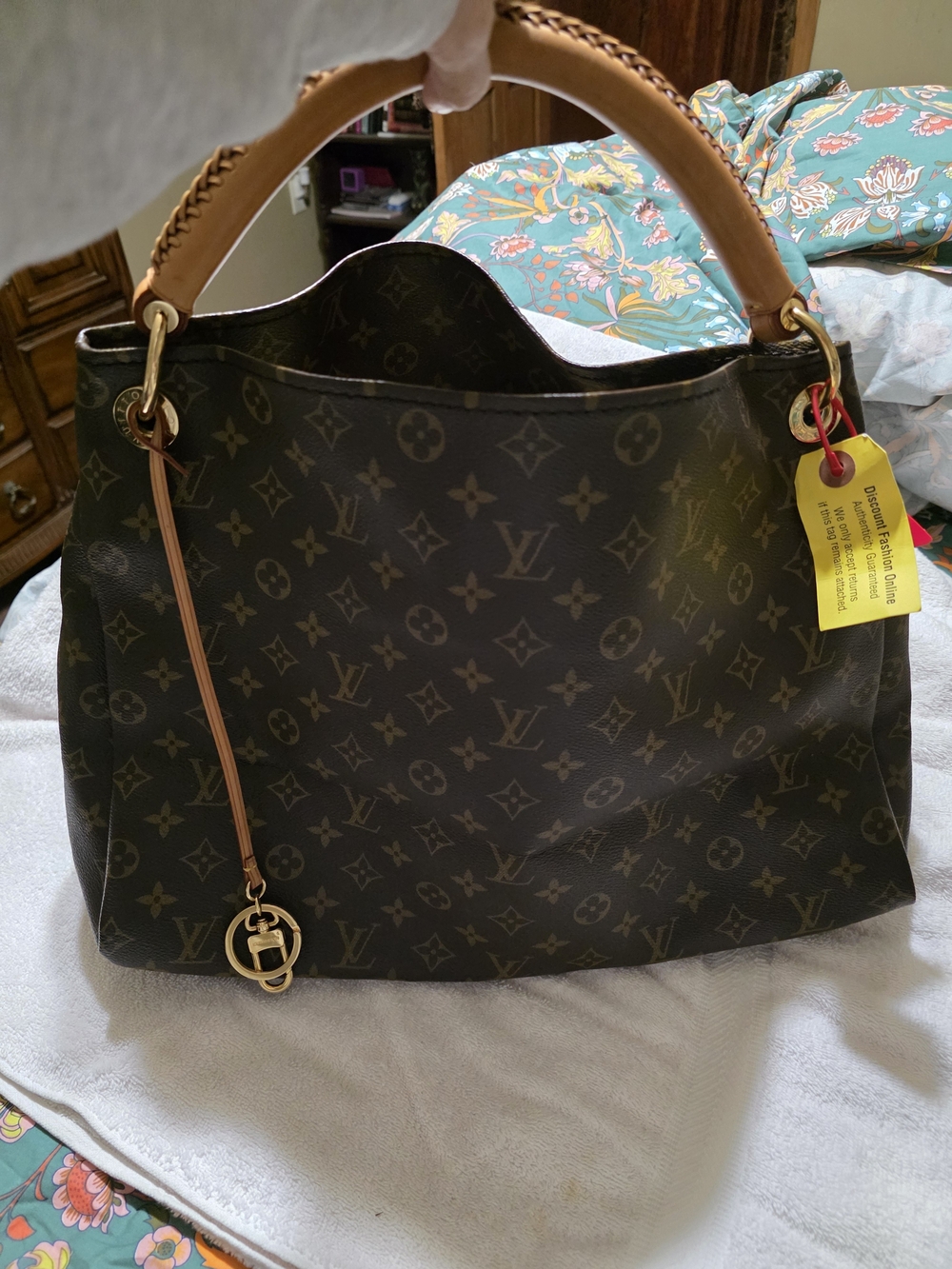 Louis Vuitton Monogram Canvas Shoulder Bag in Brown - Picture 4 of 15